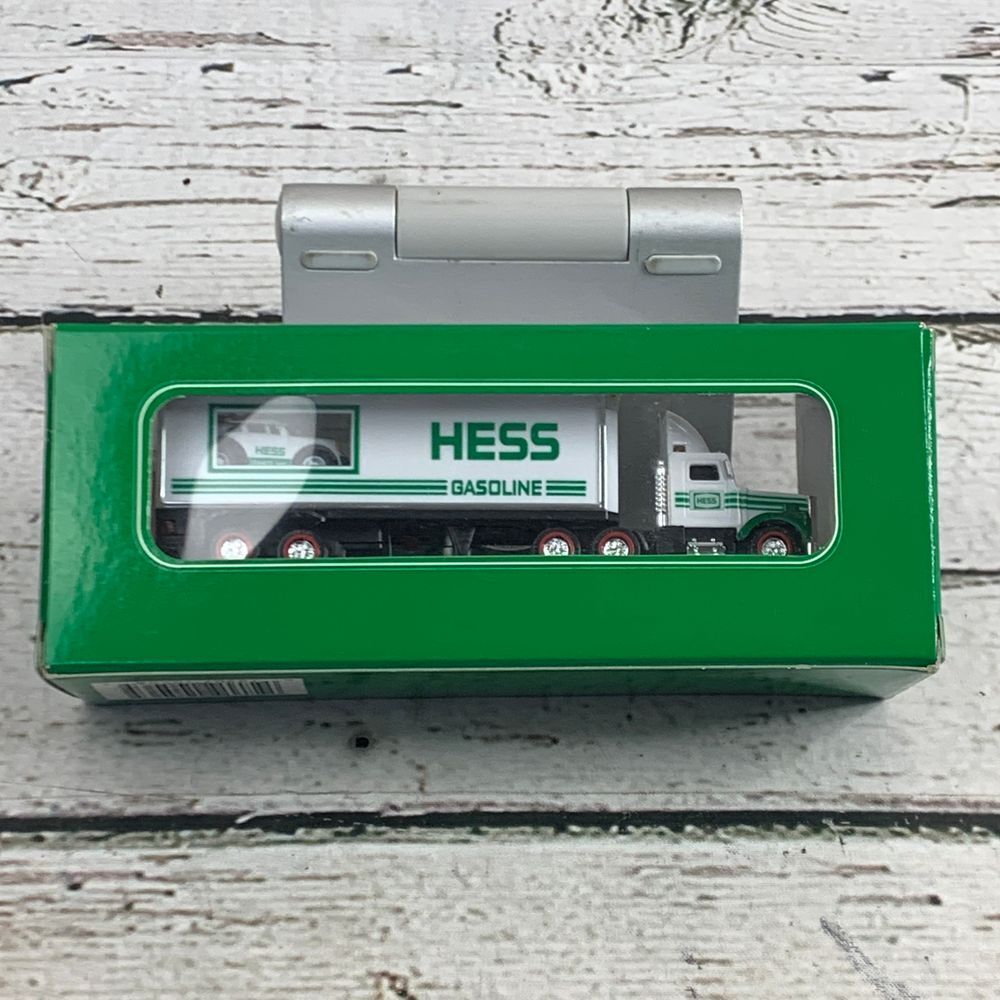 2006 Hess Miniature 18 Wheeler & Racer Truck NEW in Box - Collectible Mint - Picture 2 of 7